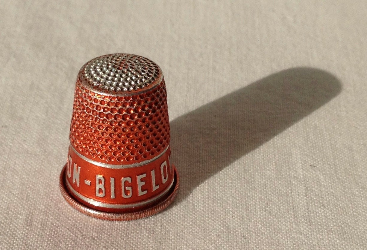 Vintage  Red Abramson Bigelow Company Thimble - MaryLousLove