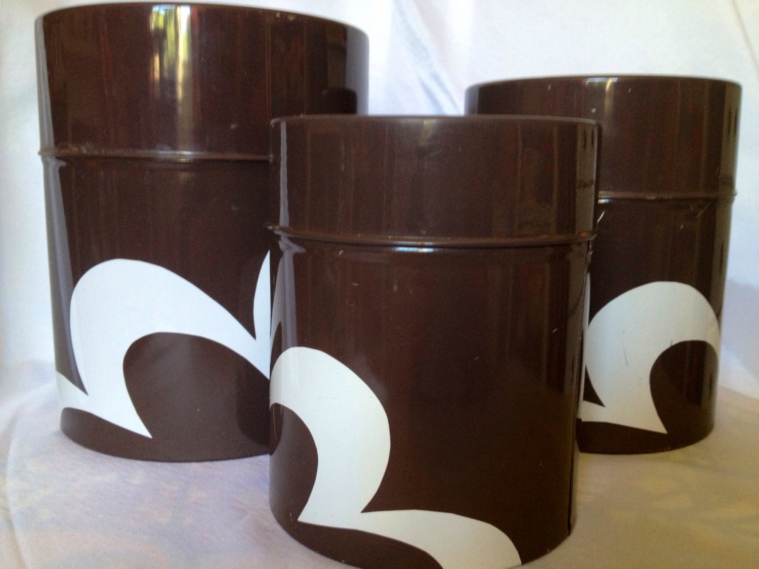 60s swedish decorative vintage modern set of tin canisters. Nice scandinavian pattern, in good condition.