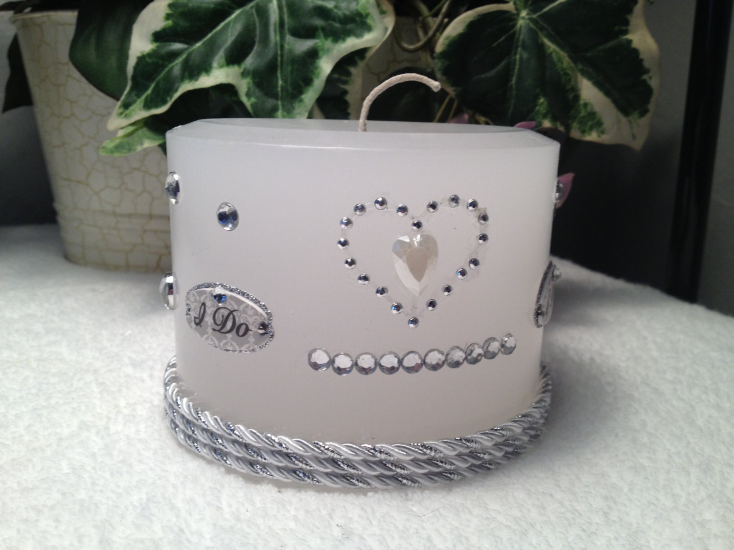 I do  handmade scented candle with rhinestones silver rope ribbon