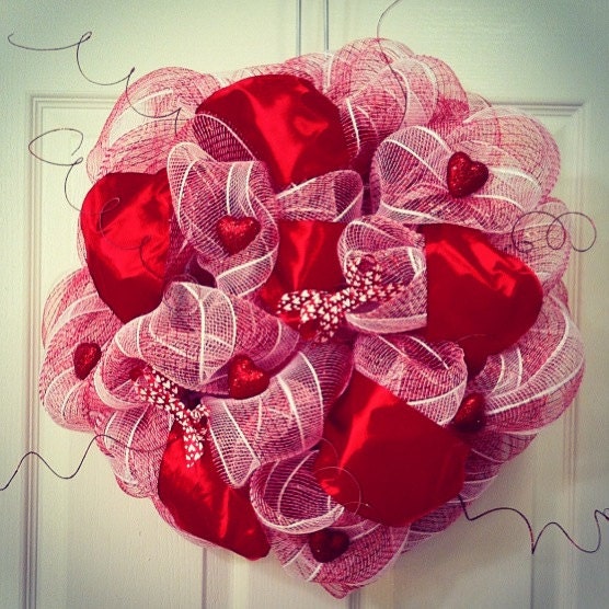 Items similar to Valentine's Day Deco Mesh Wreath on Etsy