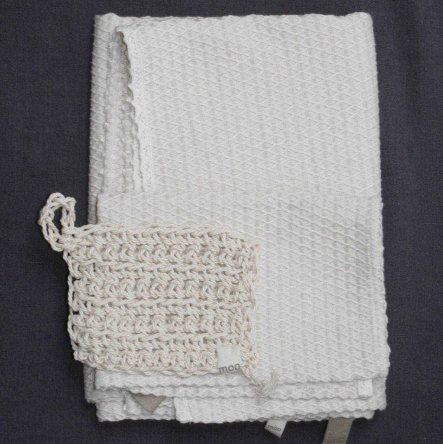 SPA  set of Linen Bath Towel with french lace , face towel und handcrochet thick massages  scrubb by mooshop