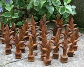 15 Rusted iron gate fence toppers / finials / metal spike crowns / garden / outdoor / home decor / housewares