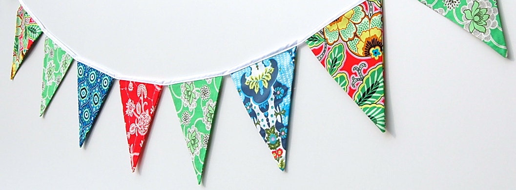 SUMMERTIME Bunting Flag Banner with 8 flags. Photo Prop, Wedding, Baby/Bridal Shower, or Garden Party Decoration