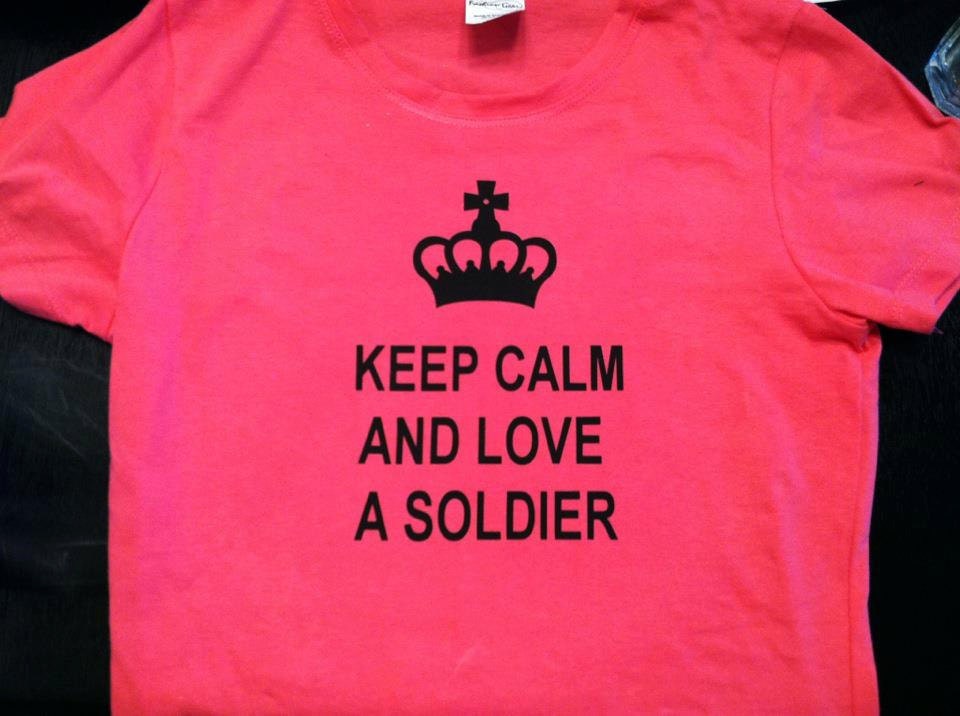 Keep Calm & love a soldier t-shirt