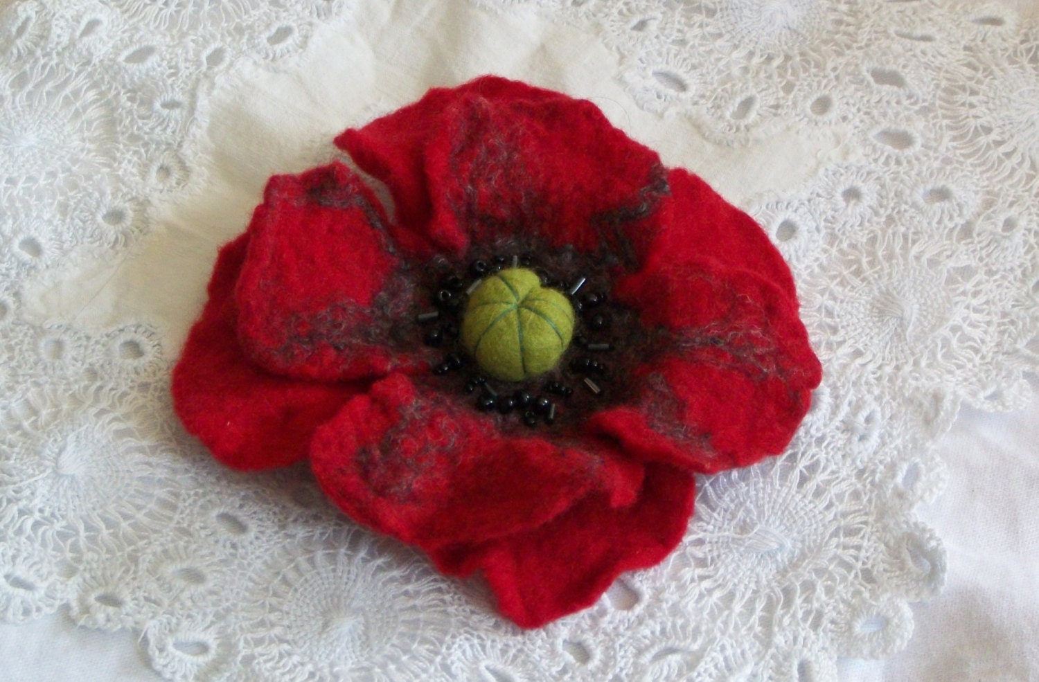 Big RED poppy felt flower brooch and hair pin or clip, red merino, black alpaca and silk fiber, black glass beads, handmade with care