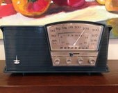 Vintage 1959 Motorola AM/FM Tube Radio Mid Century Modern Near Mint Condition Deco