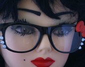 Nerdy Kitty Sun Glasses With Red Bow