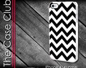 iPhone 4 4S Hard Plastic Case - Black and White Chevron Pattern - apple iPhone 4S Cover Case