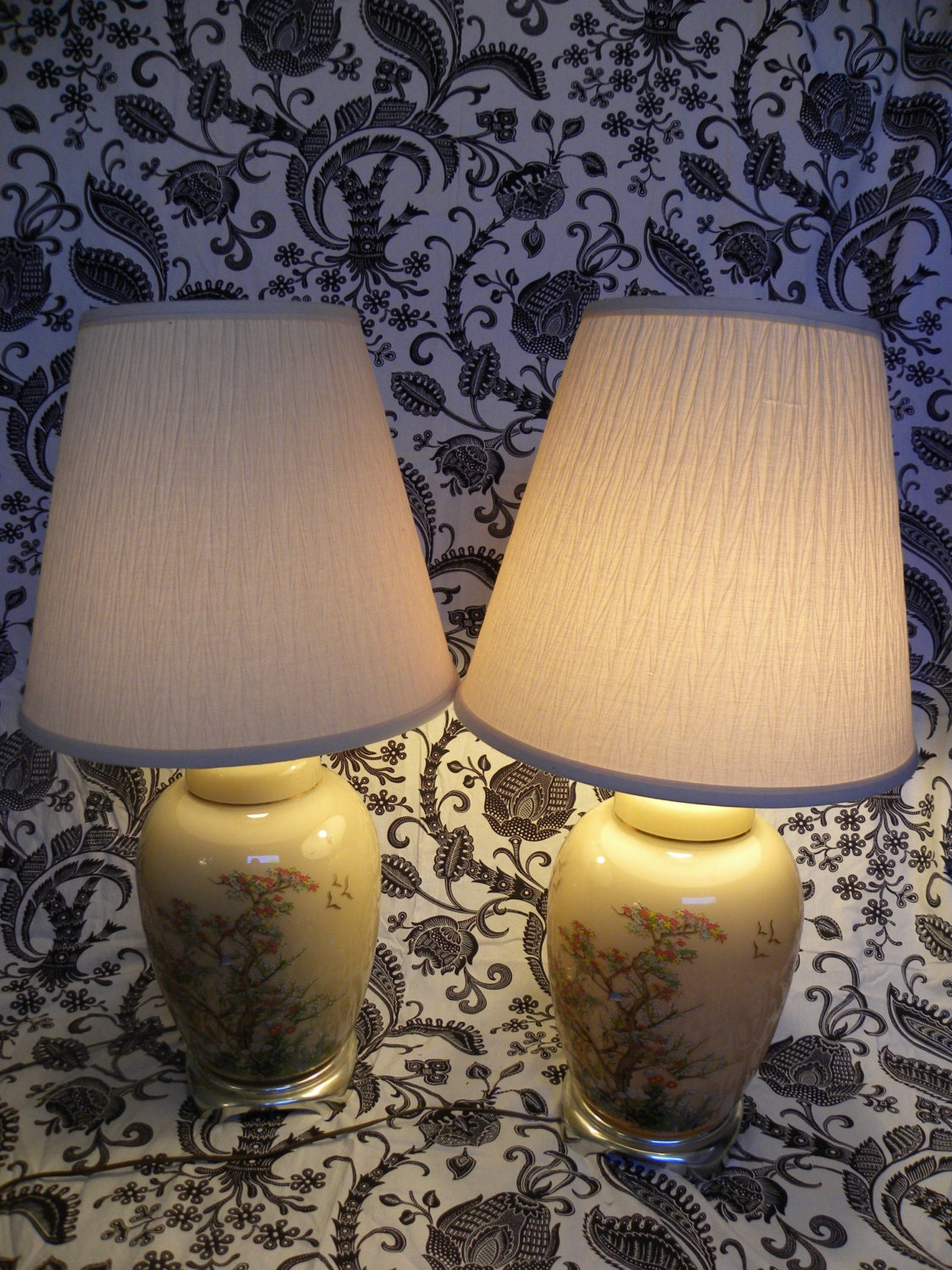 Retro Mid Century 60's pair of lamps. Beautiful design.