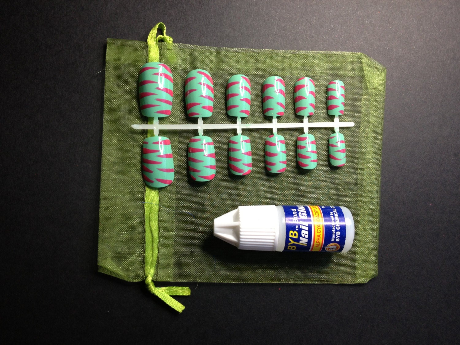 Handmade false nails with free extra strong glue gift set