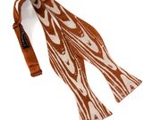 Woodgrain bow tie. Faux bois bow tie. Coppery brown and warm cream. Men's freestyle Self-tie & adjustable bow tie.