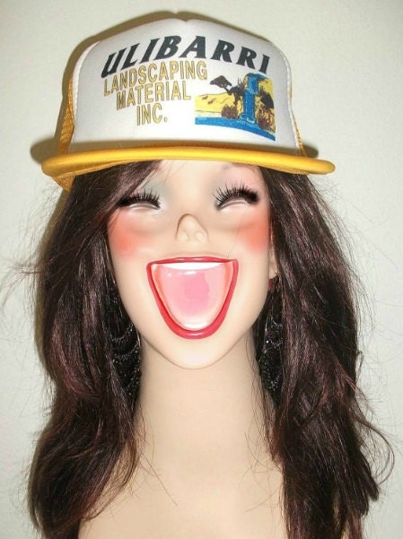 ULIBARRI 80s Trucker Mesh Hat 80s in Yellow, White, Blue and Black with Broided Rope