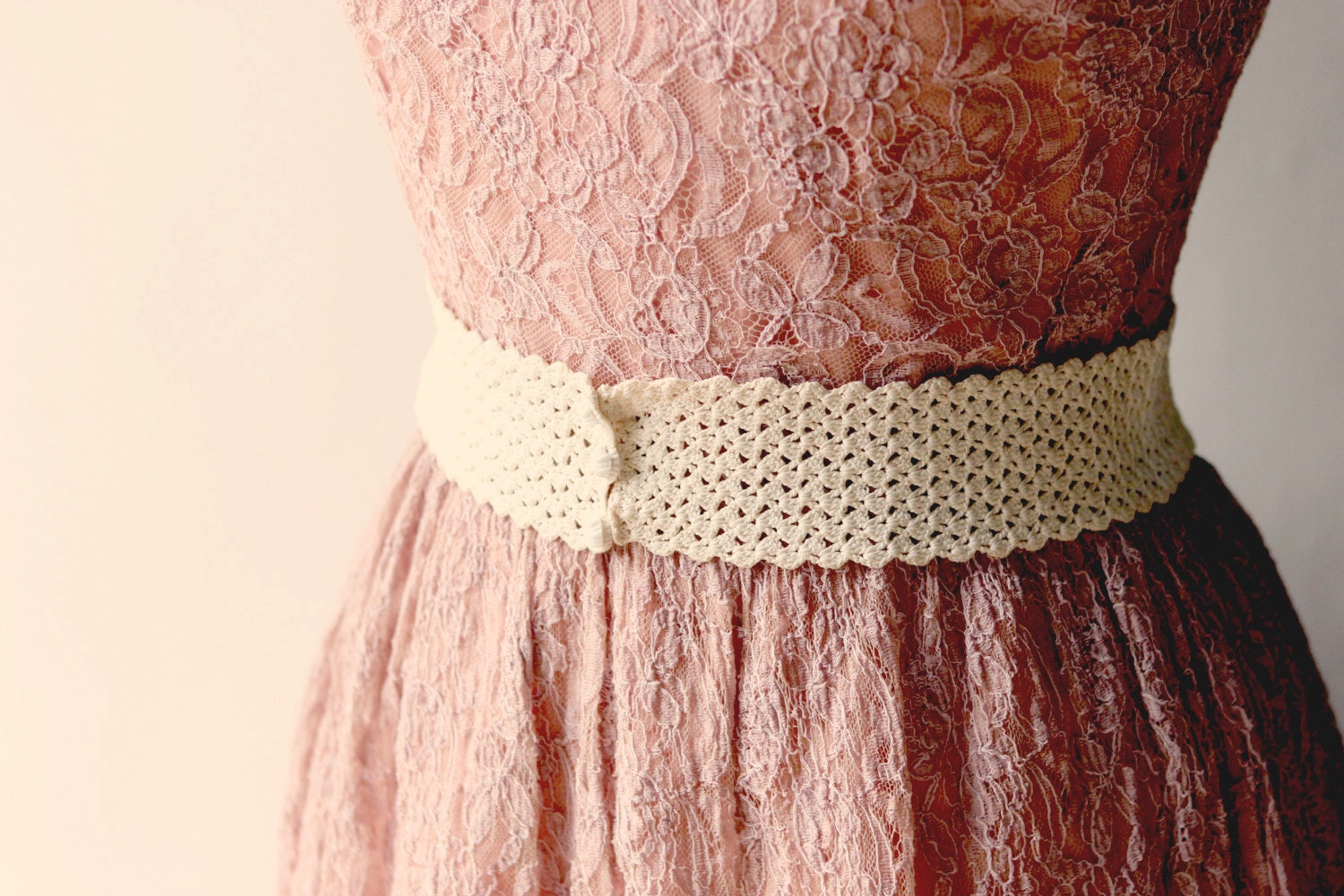 Vintage crochet belt, Wedding, bridal accessory, Ivory sash, antique