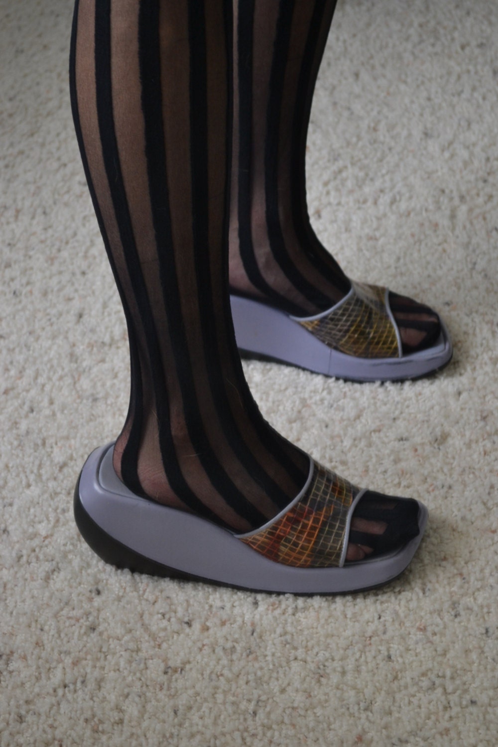 vintage 90s BCBG Paris faux fishskin black and periwinkle wedge sandals 7-7.5