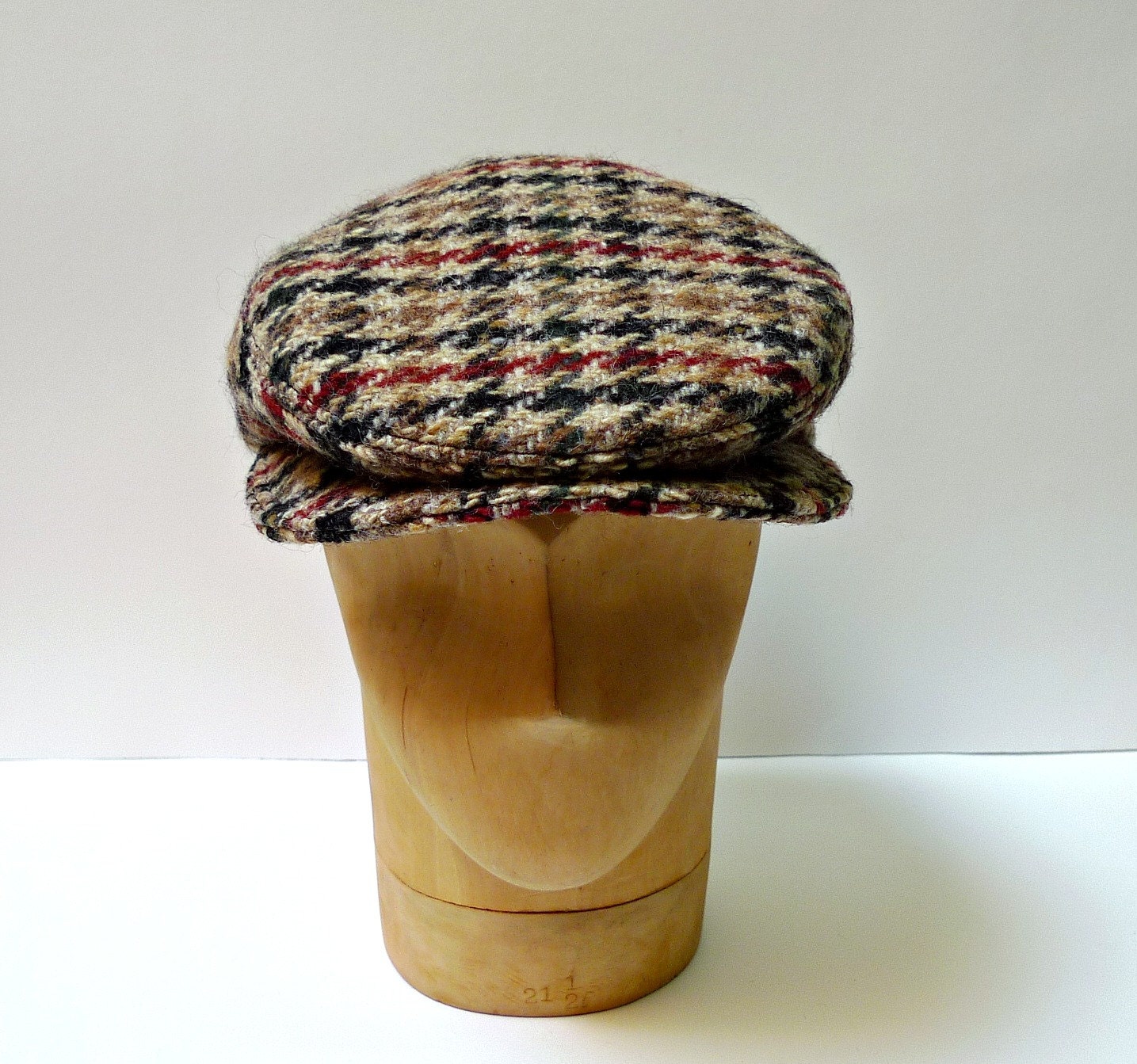 Buy cheap man hats. - Men's Driving Cap in Houndstooth Check Wool - Men's Hat