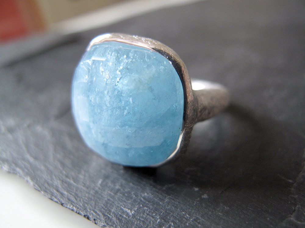 AQUAMARINE // Sterling silver ring with natural Aquamarine