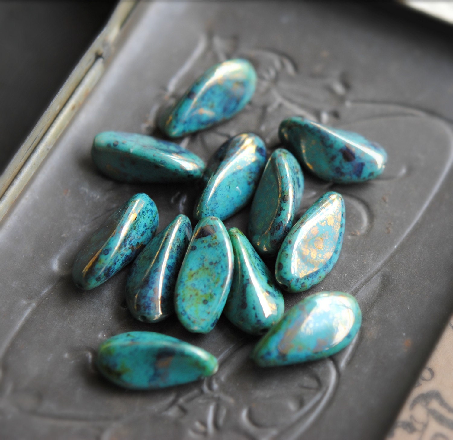 2 Blue Lagoon - Czech Glass Twisted Pinch Bead