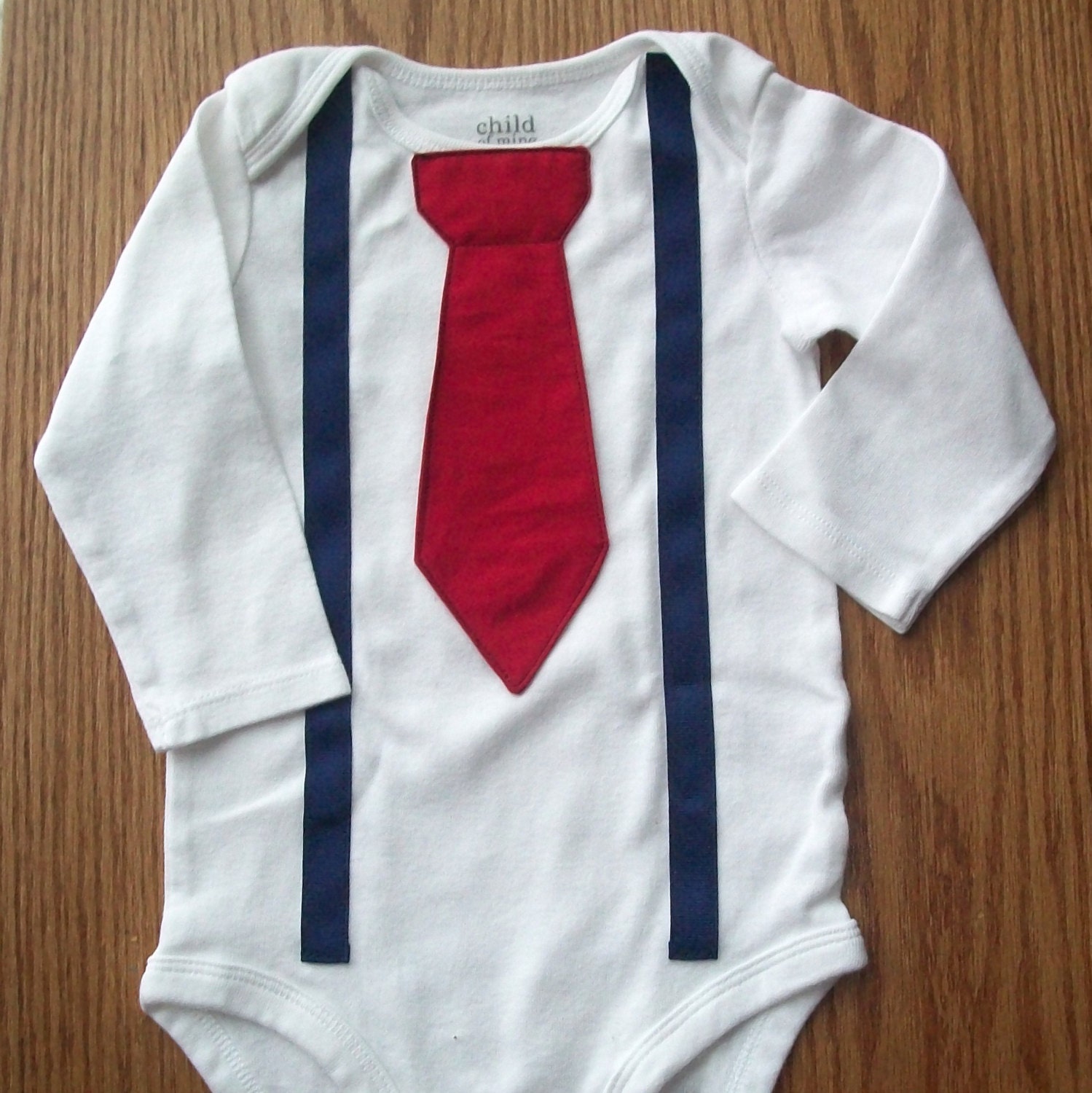 Little man mustache party, this listing includes onesie or T-shirt with tie color of choice, felt fuzzy mustach and suspenders.