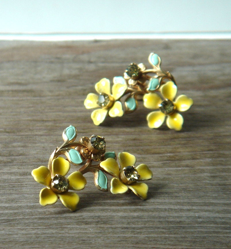 Vintage Floral Enamel Rhinestone Screw Back Earrings Yellow Mint