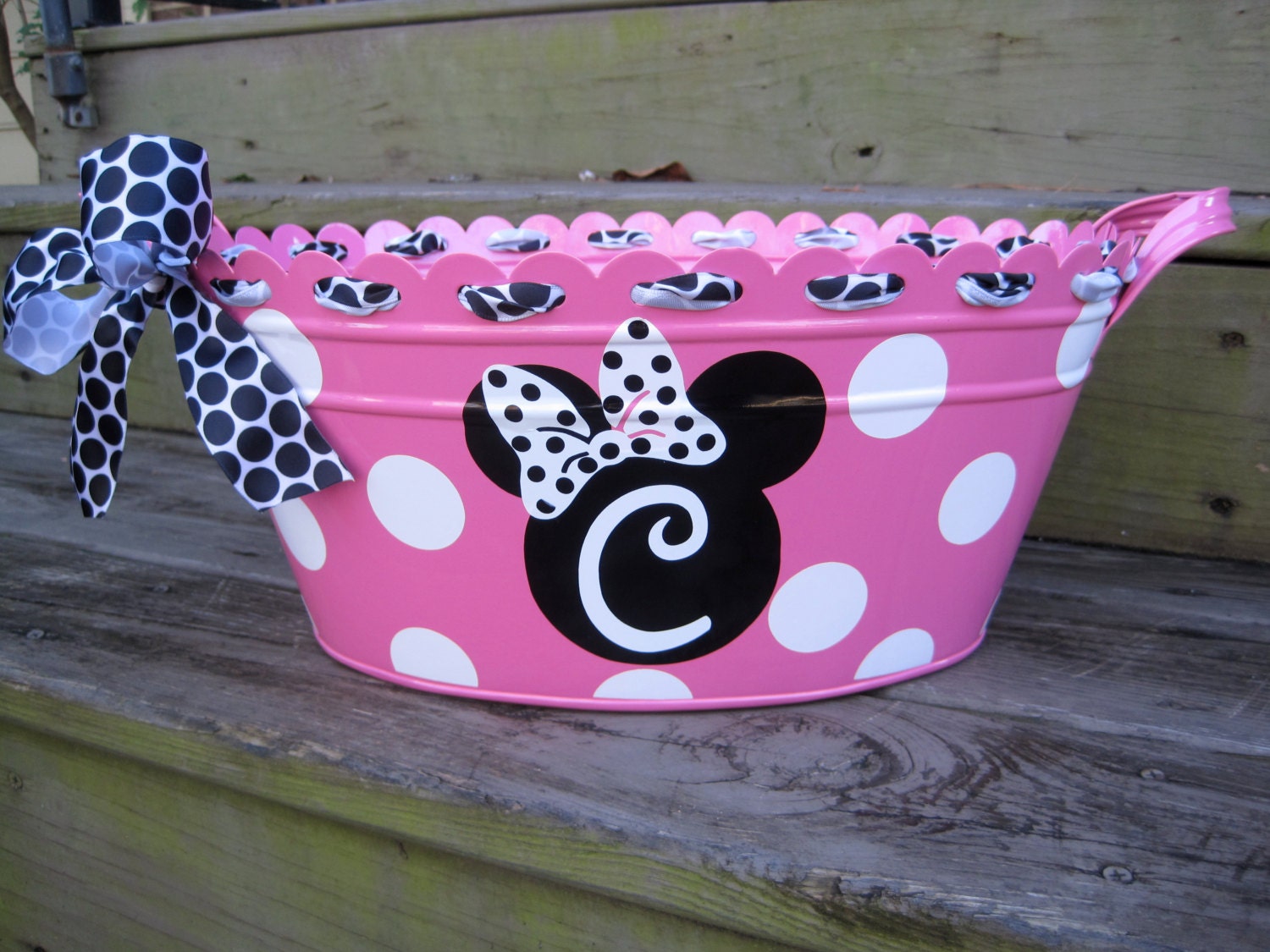 Personalized Minnie Mouse metal tub-assorted colors available