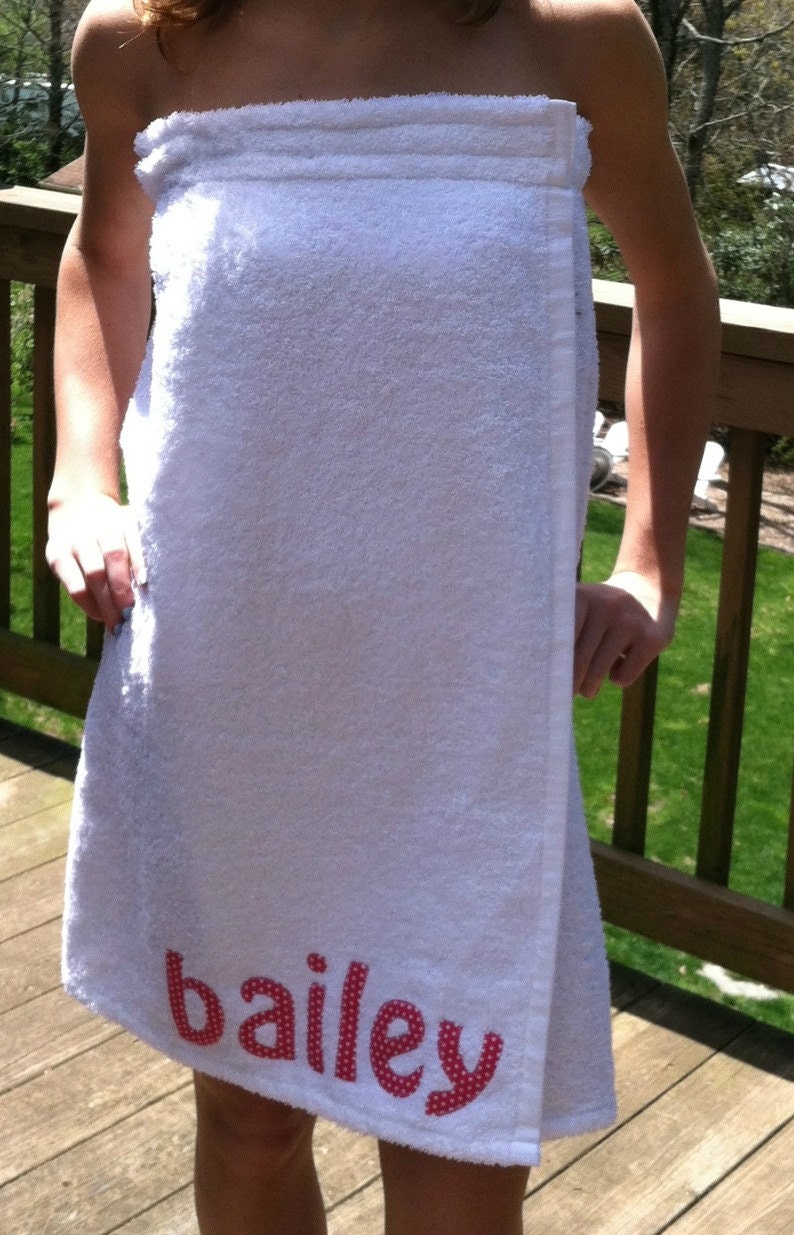 Personalized Spa Wrap- Cute Applique - For kids, teens, college, bridal party and high school graduation, nap mat. Great gift.