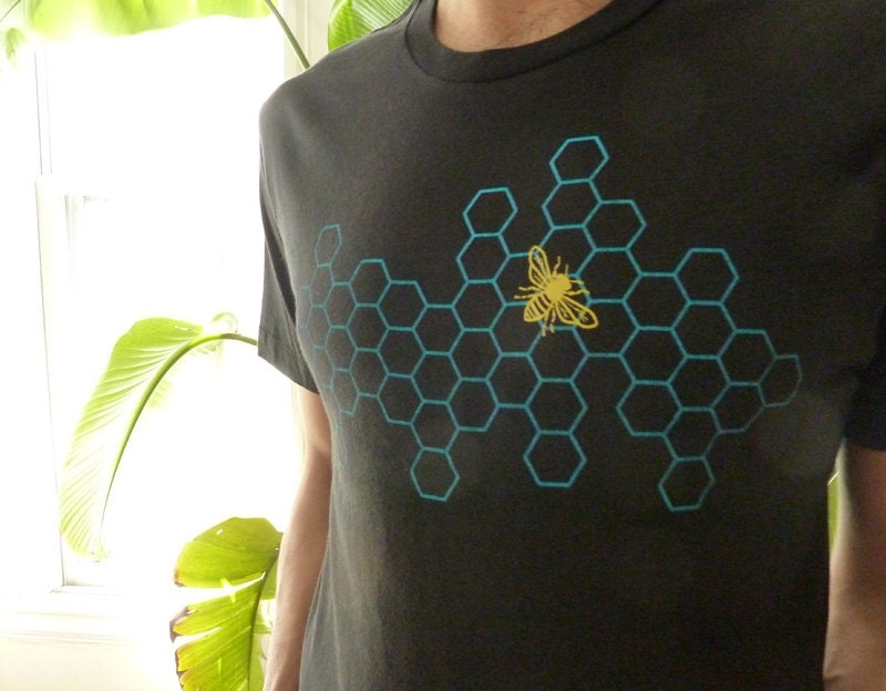Honeycomb and Bee T-Shirt Mens/Unisex