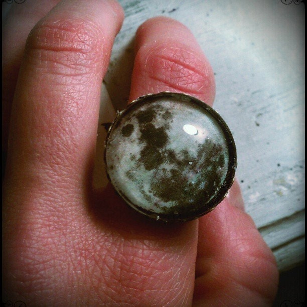 Wolf Moon Gothic Cameo Ring/Glass Cabochon