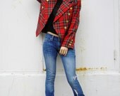 red PLAID clueless 1990s blazer. fitted jacket GOLD tone buttons. schoolgirl tartan cropped blazer.