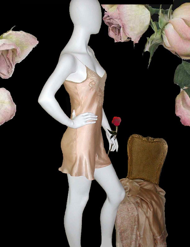 1930s Silk Satin Teddy Bias Cut In Peach-Pink Silk With Lace - Size Small