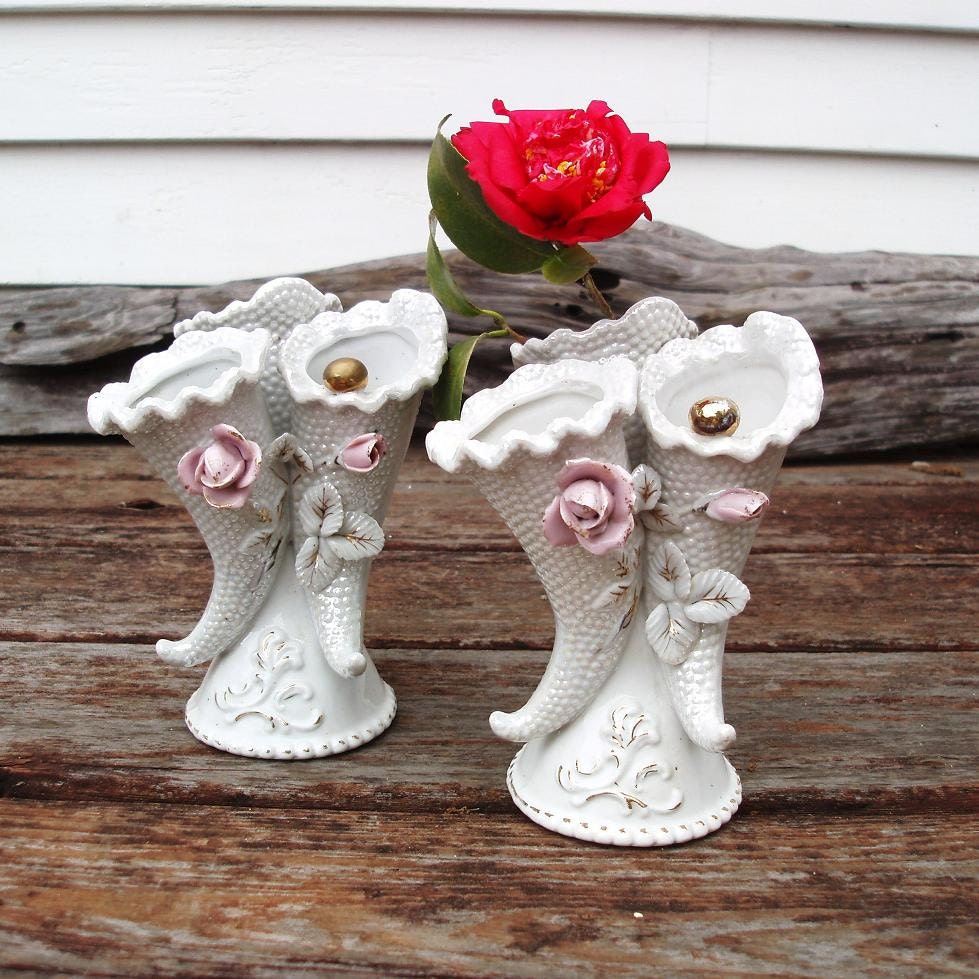 1940s Pink White Vases, Cornucopia, Vintage Thames Pottery, Shabby Chic / Cottage Style / Pink - White - Gold