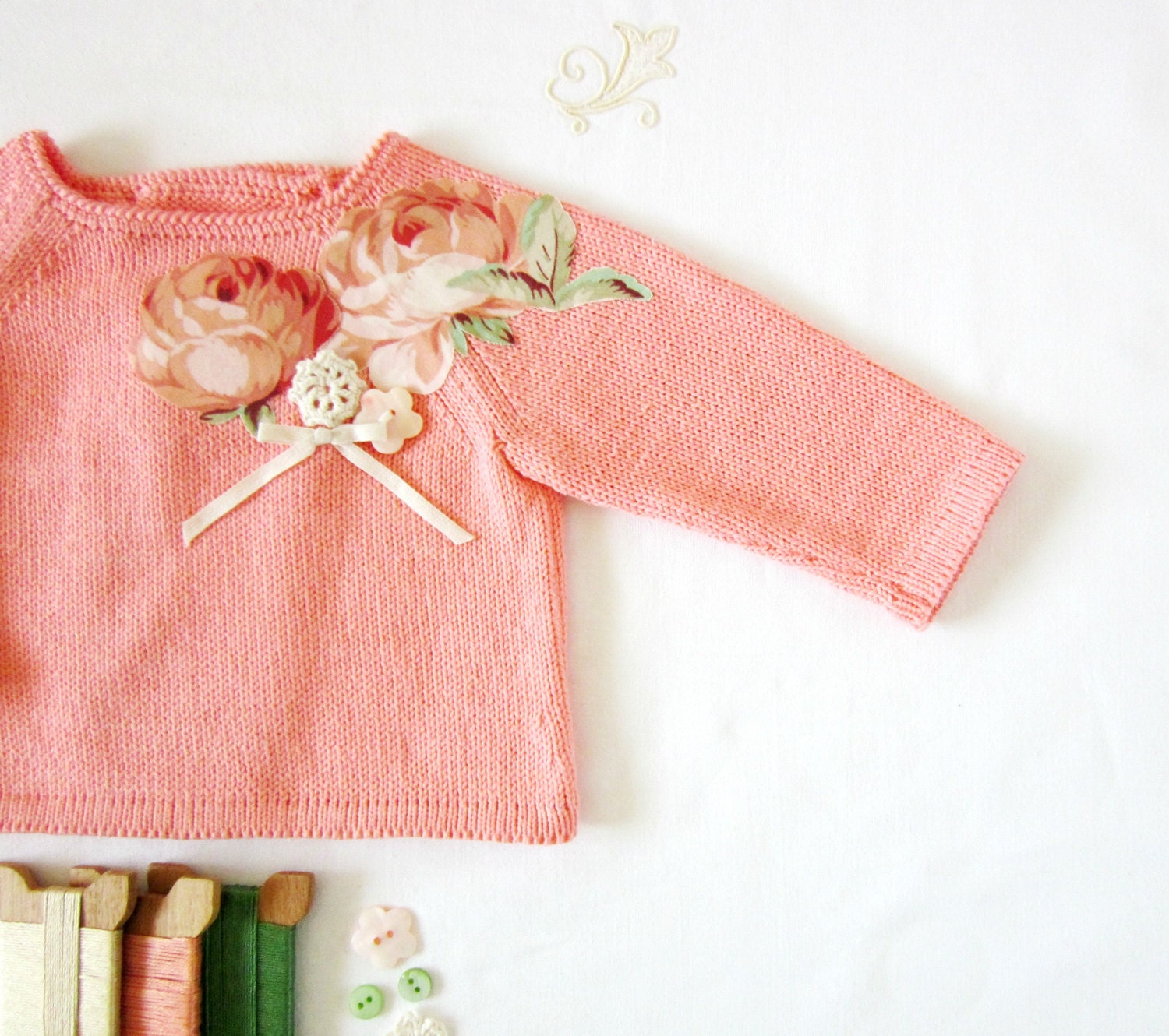 Knitted sweater in coral with vintage flowers and buttons. Baby girl. 100% cotton. READY TO SHIP size newborn.