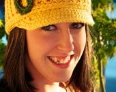 Women's College-Themed Brimmed Beanie - Yellow w/ Green
