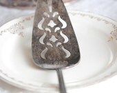Vintage Pie Cake Server Silver Pierced Ornate Country French Cottage Chic King Edward