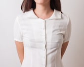 Sweet White Button Up Blouse / Vintage Tailored Schoolgirl style Top size Small / Peter Pan Collar, Sunburst Buttons, Cap Sleeves