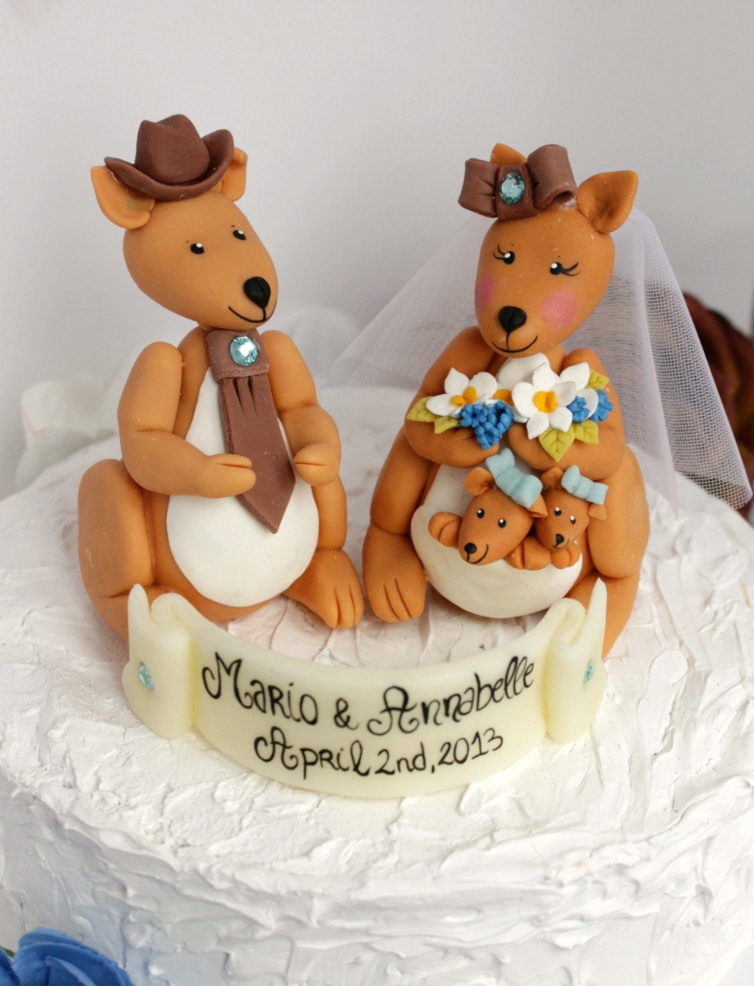 Wedding kangaroo cake topper, Australian kangaroos with two babies in pouch and banner, 4" tall