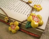 Yellow Daisy Flower necklace. Colorful Spring Flower beads. Handmade jewelry. Summer blossoms