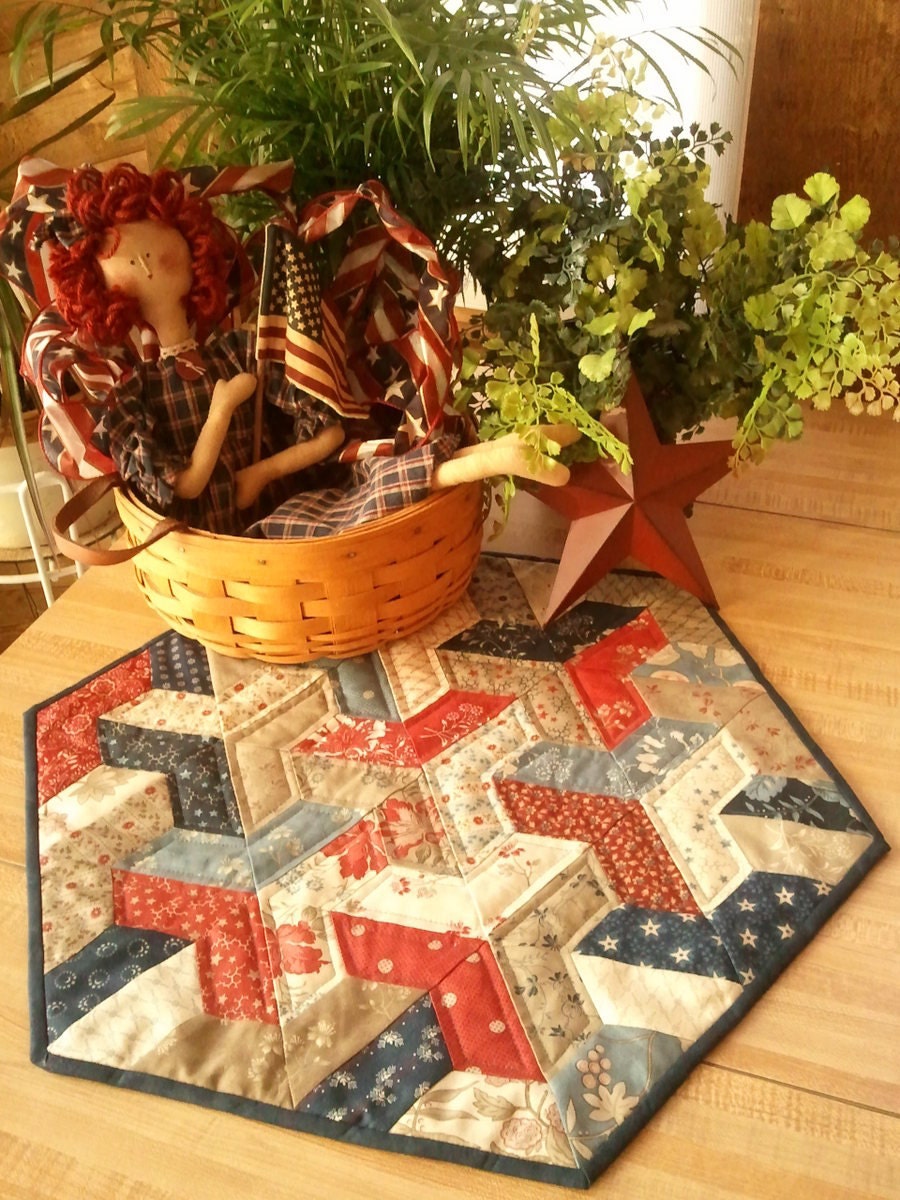 QUILT AMERICANA PATRIOTIC table top quilt  Memorial Day, 4th of July, Flag Day, Labor Day decor