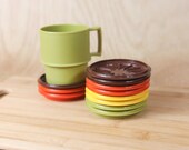 Vintage Tupperware Mug coasters / snap on lids, 1970s colors