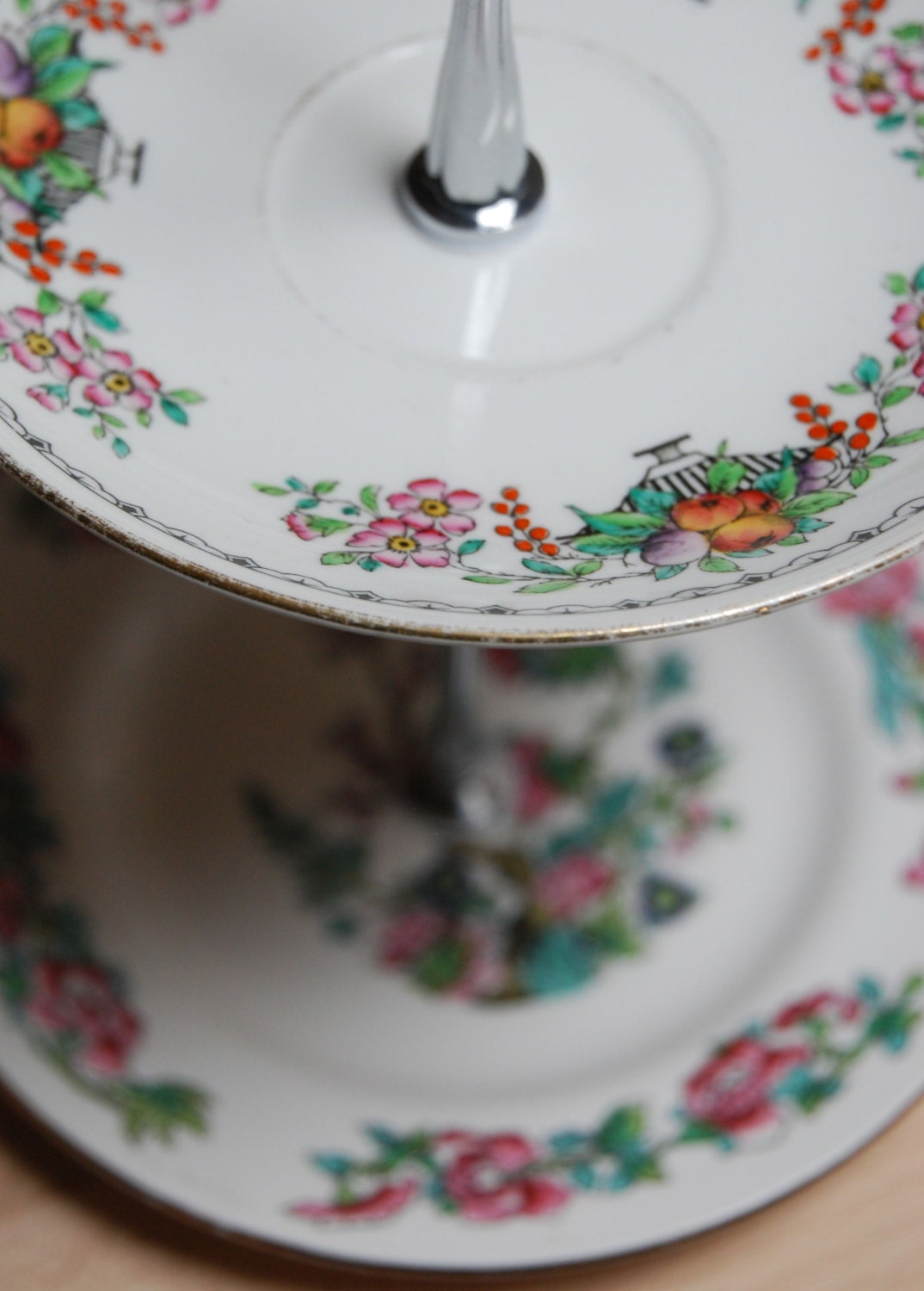 Vintage mid century cake stand with peaches and oriental design