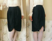 80s - black pencil skirt / black tulip skirt / black lace skirt / Noir skirt / pinup skirt / unique front cutaway / front slit (S/M)
