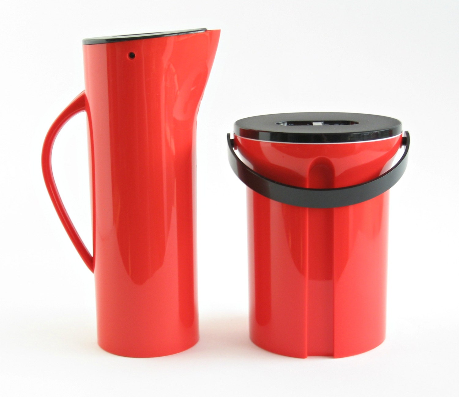 Modernist Mikasa Red Pitcher and Ice Bucket / Barware Drinks Set / Takefuji Japan / Space Age Plastic Kartell Panton / Unused