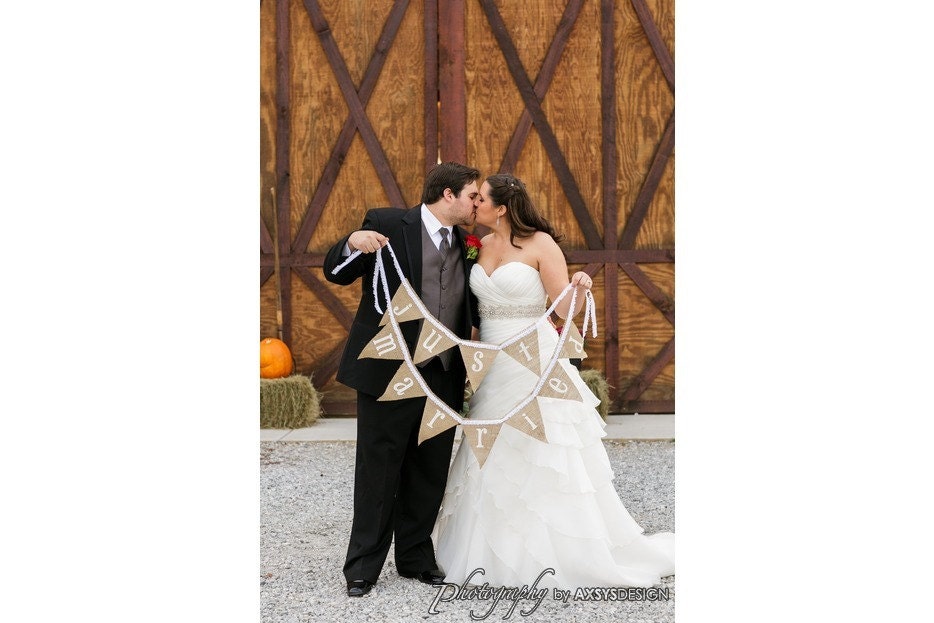 JUST MARRIED Burlap Bunting, Banner, Photo Prop, Wedding Decor
