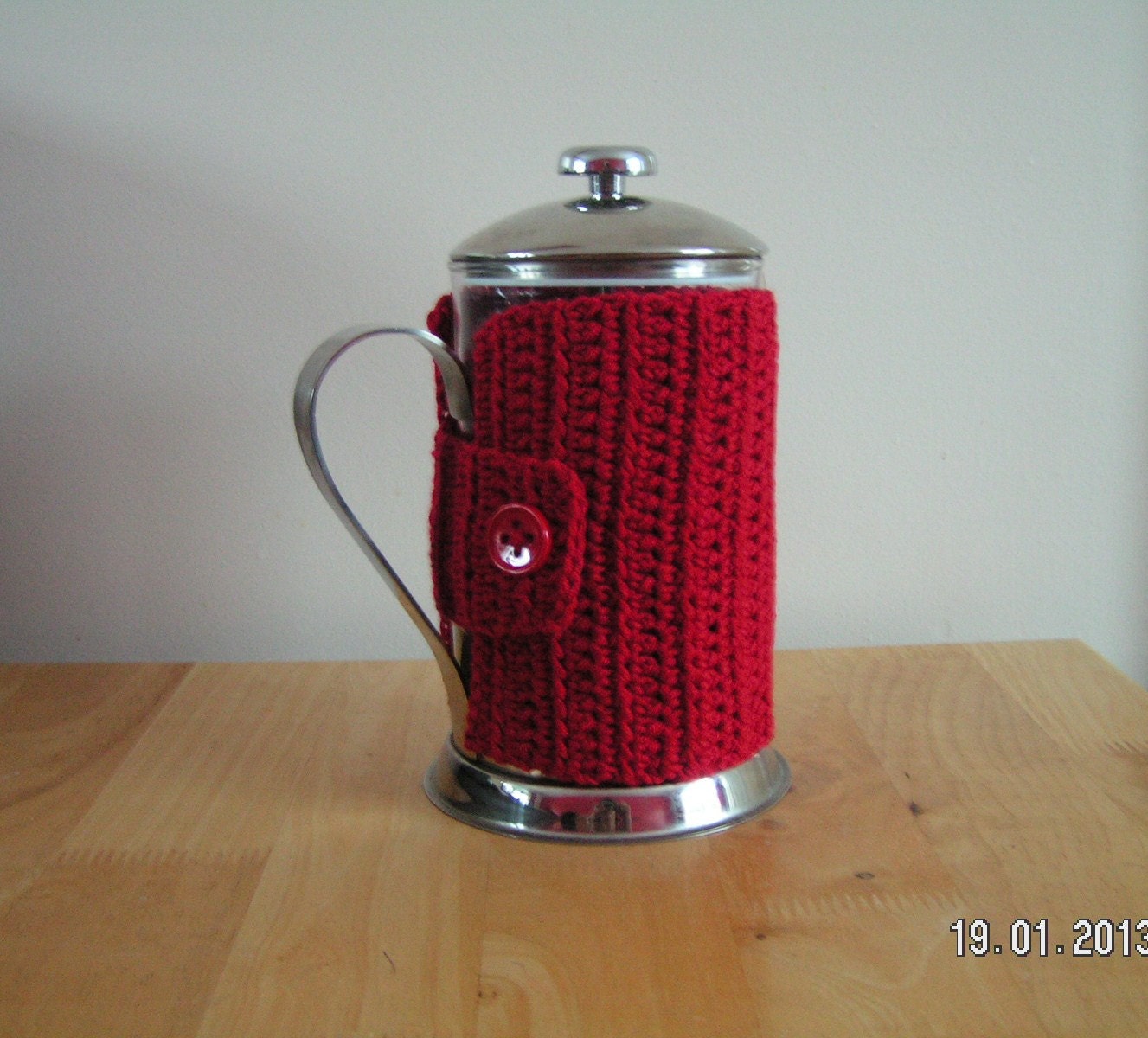 Cafetiere, coffee maker, cosy, crochet, red.