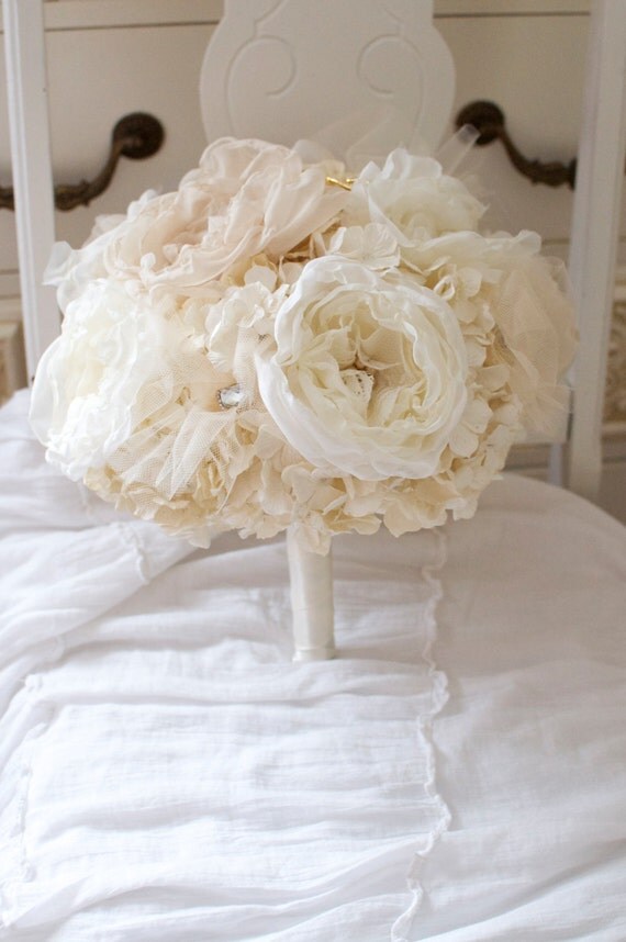 Ivory and creme Shabby and chic paper flower wedding bouquet,  paper flowers, romantic handmade paper bouquet