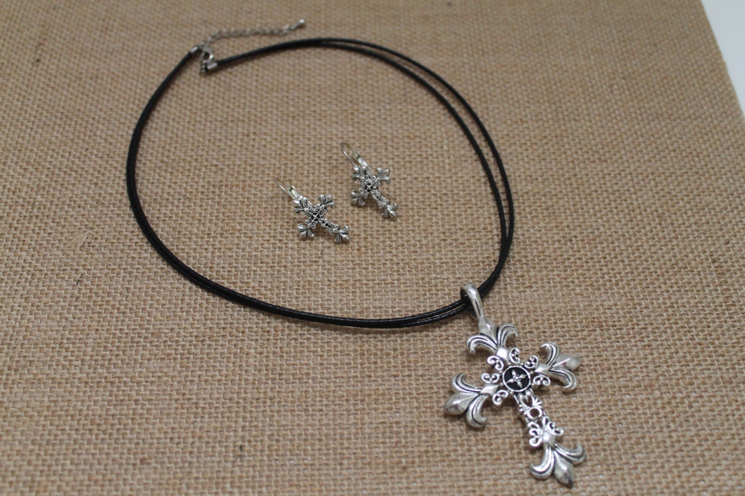 Vintage Silver Cross Necklace And Earring Set 16 18 inches