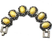 Unsigned SELRO Bracelet Yellow Lucite Flower High Fashion Vintage Collectable Jewelry Yellow Spring Summer