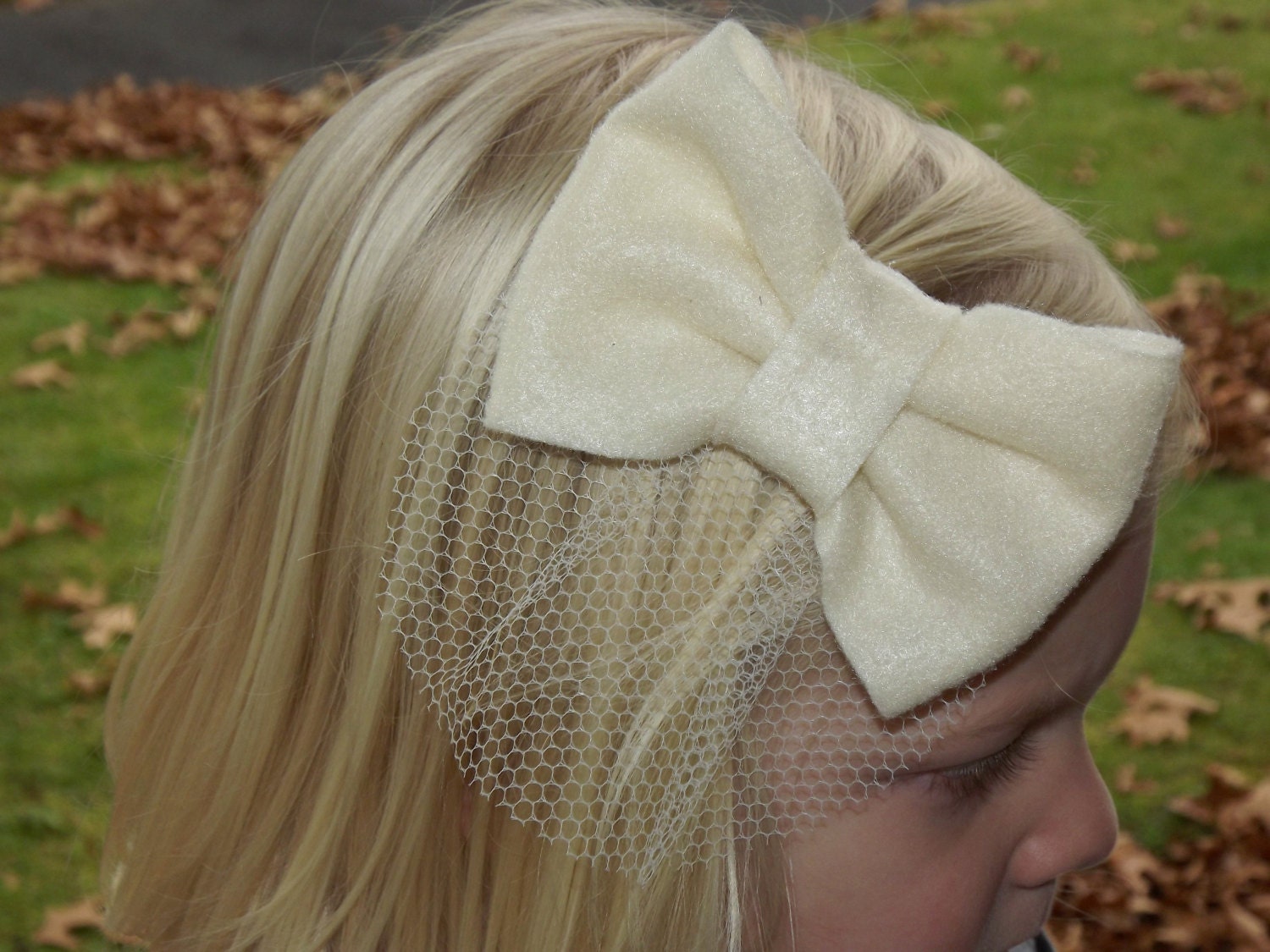Romantic Ivory Bow Barrette Accessory