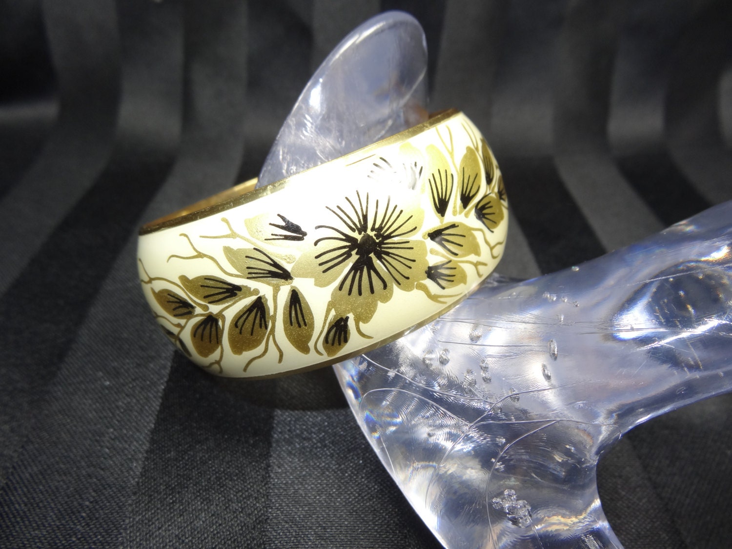 Amazing Wide Bangle Bracelet, Gold Black Beige Enamel Flowers, Chunky 50s Elegant Jewelry