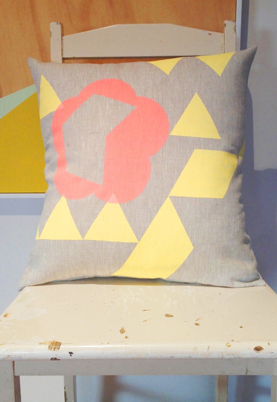 Blossom Fever - insert included - Wildly comfortably throw cushion in pop coral and lemon yellow, for your home.