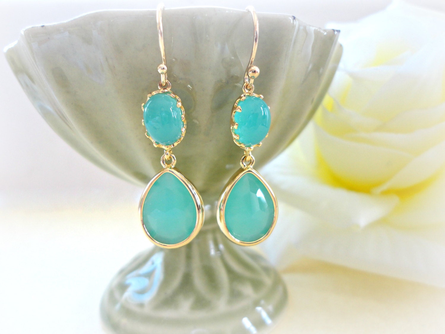Turquoise green gold drop earrings, Mint green dangle earrings, Glass earrings, Wedding jewelry, Bridesmaid earrings, Mother's day gift